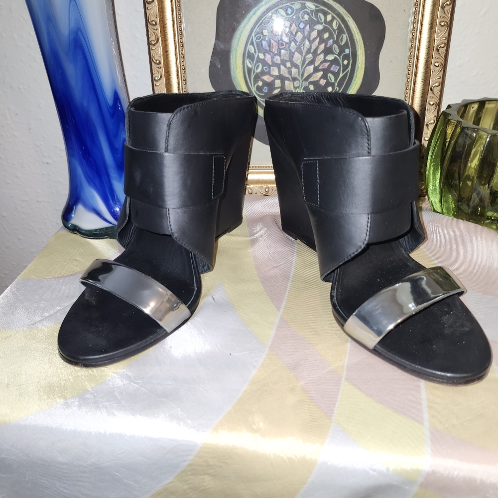 Vince. Karima Wedge Sandal